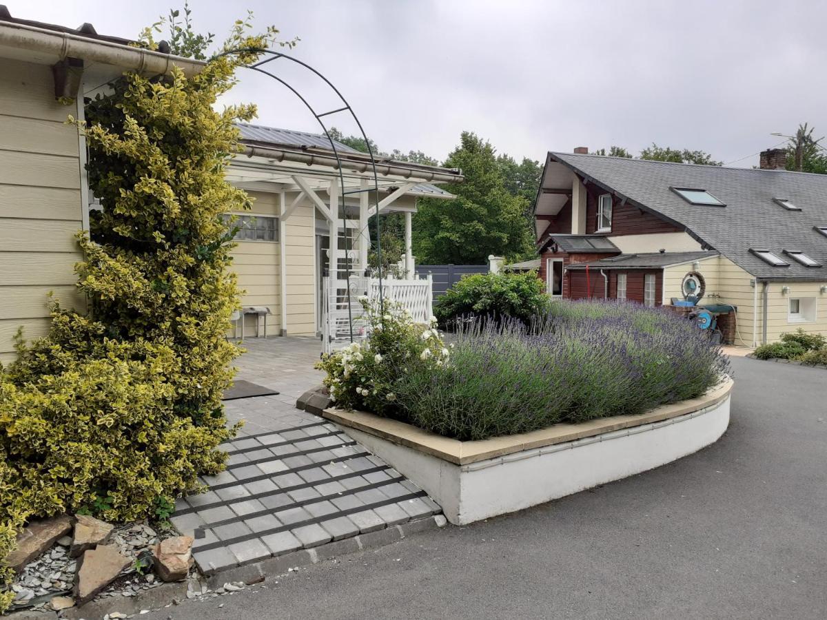 Bed and Breakfast Relais Des Tourterelles La Neuville-aux-Joutes Exterior foto